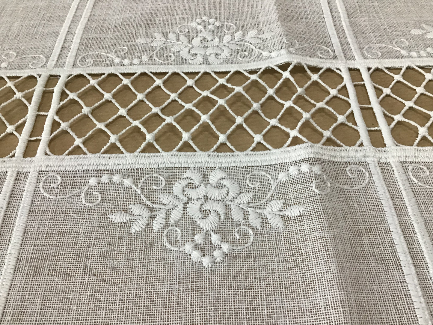 tende per finestra e porta ricamate - set. 2 pezzi - larghezza 63/80 cm - art.bavaria -524