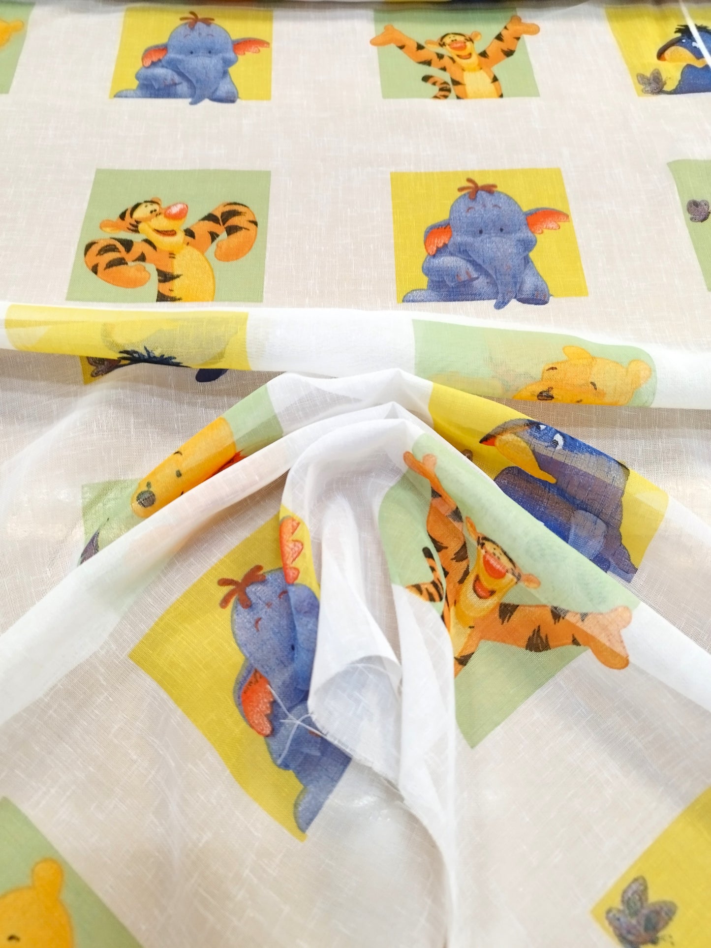 Tende per camerette - tessuto vendita a metro - larghezza pannello 60 cm - Tigger&Pooh-art.106