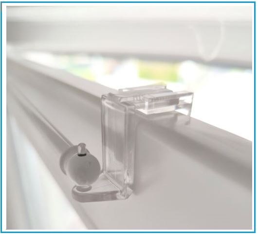 Bastoncino per tende con supporto regolabile senza fori montato su finestra